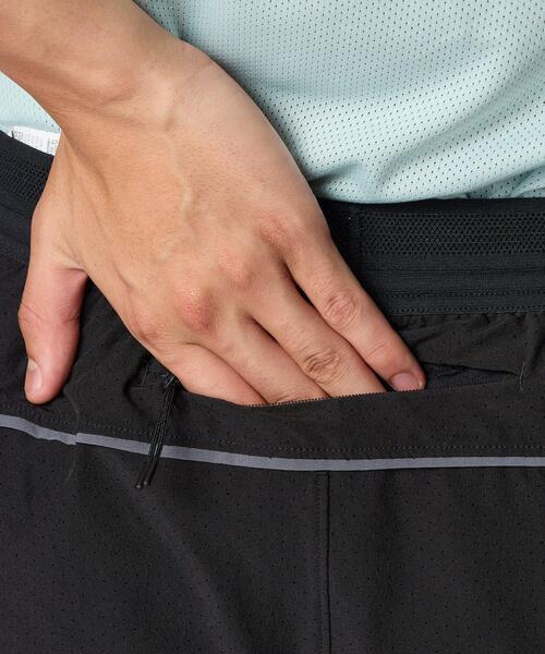 UNDER ARMOUR(アンダーアーマー)の「UAベロシティプロ ベント ショーツ(ランニング/メンズ)(その他パンツ・メンズ・ブラック系・XL/M/S/L)」の6枚目の写真
