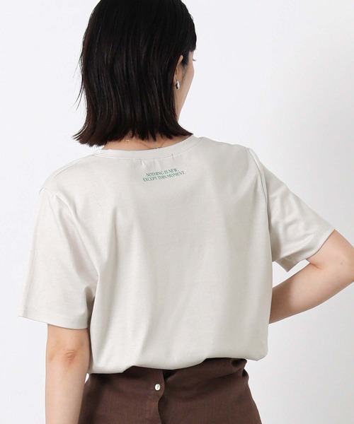 Gready Brilliant(グレディブリリアン)の「後ロゴステインガードT(Tシャツ/カットソー・レディース・トップグレー/グレイッシュベージュ/オフホワイト・38)」の3枚目の写真