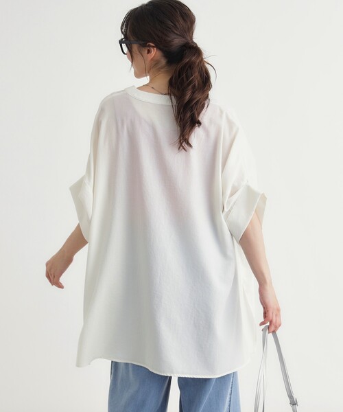 HONEYSUCKLE ROSE(ハニーサックルローズ)の「ビッグチュニックシャツ(シャツ/ブラウス・レディース・ベージュ/ライトブルー/オフホワイト・04/05)」の12枚目の写真
