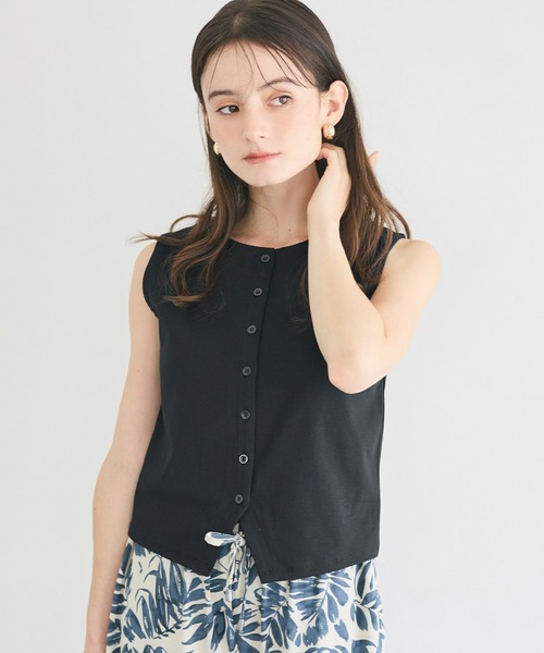 coca(coca)(コカ)の「【伊藤千晃様着用】\接触冷感/リブボタンベスト(ベスト・レディース・ブラック/カーキ・L/M/S)」の1枚目の写真