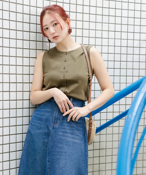 coca(coca)(コカ)の「【伊藤千晃様着用】\接触冷感/リブボタンベスト(ベスト・レディース・ブラック/カーキ・L/M/S)」の6枚目の写真
