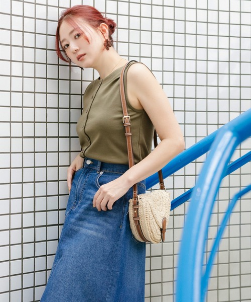 coca(coca)(コカ)の「【伊藤千晃様着用】\接触冷感/リブボタンベスト(ベスト・レディース・ブラック/カーキ・L/M/S)」の8枚目の写真
