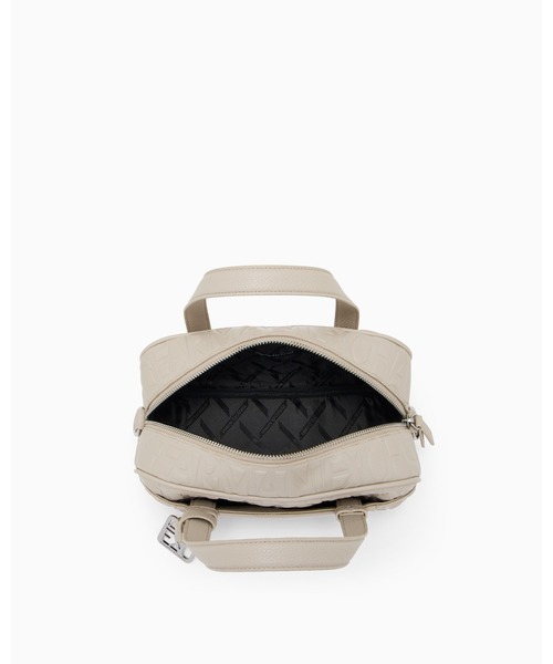 ARMANI EXCHANGE（アルマーニエクスチェンジ）の「【A|X アルマーニ エクスチェンジ】＜オンライン限定＞オールオーバーエンボスロゴ ミニボストンバッグ （グレイン)（ボストンバッグ・レディース・ブラック/ベージュ系・FREE）」の5枚目の写真