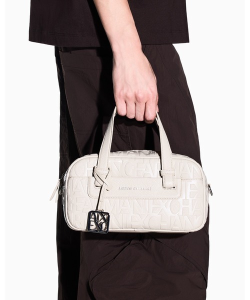 ARMANI EXCHANGE（アルマーニエクスチェンジ）の「【A|X アルマーニ エクスチェンジ】＜オンライン限定＞オールオーバーエンボスロゴ ミニボストンバッグ （グレイン)（ボストンバッグ・レディース・ブラック/ベージュ系・FREE）」の9枚目の写真