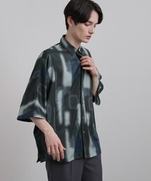 【今、売れています。】アブストラクトドルマンとろみシャツ/さらっとタッチ/ドレープ/美シルエット/総柄シャツ/モード