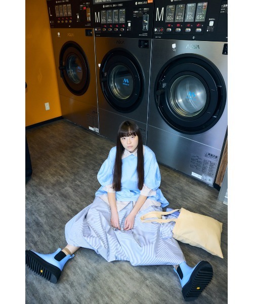 ENFOLD(エンフォルド)の「UMBRELLA T-SHIRT(Tシャツ/カットソー・レディース・ホワイト/ライトブルー/ダークネイビー・38)」の6枚目の写真