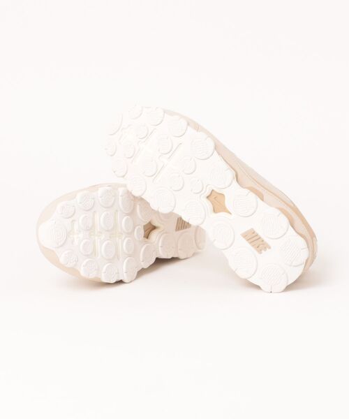 NIKE(ナイキ)の「NIKE ナイキ W REAX 8 NSW SL レディーススニーカー トレーニングシューズ(ウィメンズリアックス8NSWSL) IR1458-104 オートミール/セイル/リネン(スニーカー・レディース・ベージュ・23.0cm/25.0cm/24.5cm/24.0cm/23.5cm/22.5cm)」の3枚目の写真