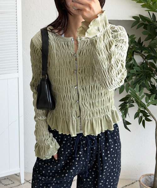 MUHET(ミュエータ)の「assorted shirring cardigan / アソートシャーリングカーディガン(カーディガン/ボレロ・レディース・アイボリー/ネイビー/オフホワイト/ブラウン/ライトグリーン・FREE)」の5枚目の写真