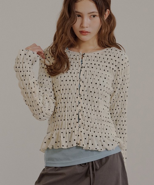 MUHET(ミュエータ)の「assorted shirring cardigan / アソートシャーリングカーディガン(カーディガン/ボレロ・レディース・アイボリー/ネイビー/オフホワイト/ブラウン/ライトグリーン・FREE)」の3枚目の写真