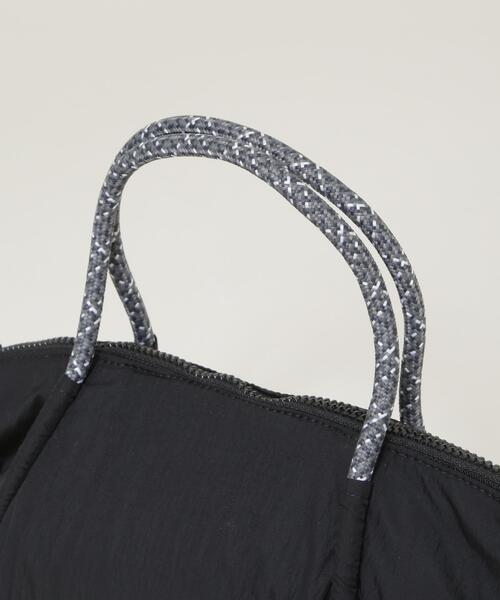 THE NORTH FACE PURPLE LABEL(ザ ノースフェイス パープルレーベル)の「THE NORTH FACE PURPLE LABEL/Stroll 2Way Demi Tote Bag(トートバッグ・レディース・ブラック/ライトベージュ・FREE)」の6枚目の写真