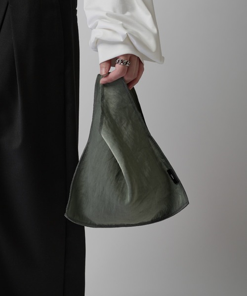 ITTI（イッチ）の「【ITTI/イッチ】ANNIE REGISTER BAG - S / CERAT（ハンドバッグ・メンズ・ブラック/オリーブ・FREE）」の2枚目の写真