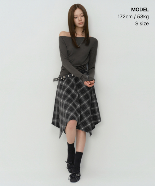 MUSINSA STANDARD WOMAN（ムシンサスタンダードウーマン）の「ウィメンズウールテンセルオフショルダー長袖Tシャツ[ガンメタル]（Tシャツ/カットソー・レディース・その他・SMALL/MEDIUM/X-SMALL/LARGE）」の2枚目の写真