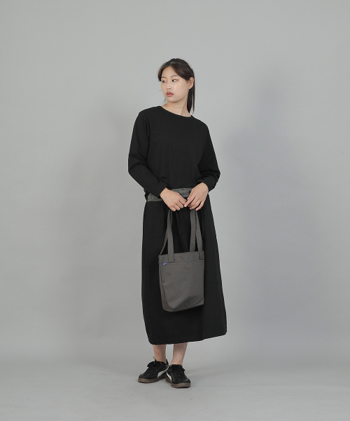SAINTCREW(セントクルー)の「ミニマルソフトRネック長袖TシャツMMS-8A14ブラック(Tシャツ/カットソー・レディース・その他・FREE)」の3枚目の写真