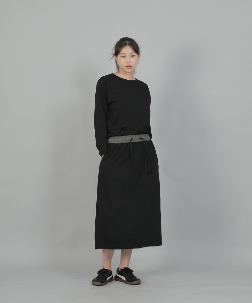 SAINTCREW(セントクルー)の「ミニマルソフトRネック長袖TシャツMMS-8A14ブラック(Tシャツ/カットソー・レディース・その他・FREE)」の4枚目の写真
