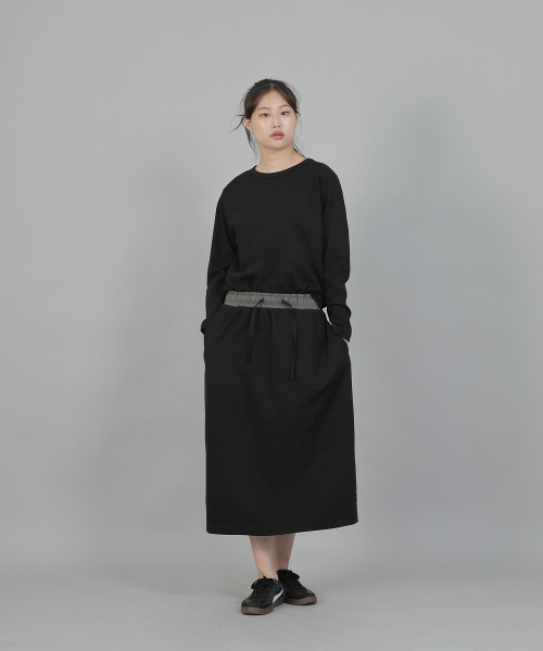 SAINTCREW(セントクルー)の「ミニマルソフトRネック長袖TシャツMMS-8A14ブラック(Tシャツ/カットソー・レディース・その他・FREE)」の5枚目の写真