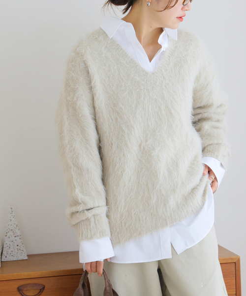 JOURNAL STANDARD(ジャーナルスタンダード)の「シャギーVネックプルオーバー(ニット/セーター・レディース・チャコールグレー/ピンク/アイボリー・FREE)」の2枚目の写真