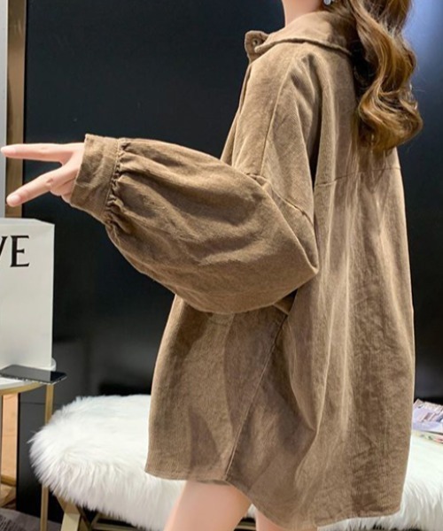 witch(ウイッチ)の「オーバーサイズのパープルコーデュロイシャツ(シャツ/ブラウス・レディース・ブラック/パープル/ベージュ・L/XL/M)」の15枚目の写真
