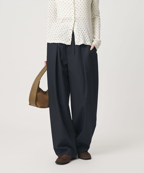 BEAUTY&YOUTH UNITED ARROWS(ビューティーアンドユースユナイテッドアローズ)の「タック パッチポケット ドローストリング パンツ(その他パンツ・レディース・ネイビー/オリーブ/ナチュラル・S/XS/M)」の4枚目の写真