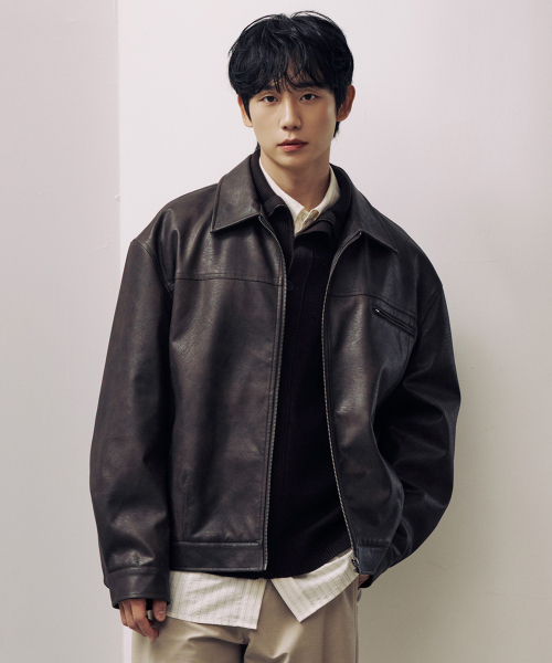 MINDBRIDGE（マインドブリッジ）の「[COUTURE] ブラウンウォッシュドレザー ジップアップ セミオーバーサイズ トラッカージャケット（ライダースジャケット・メンズ・ブラウン・100/110/95/105）」の2枚目の写真