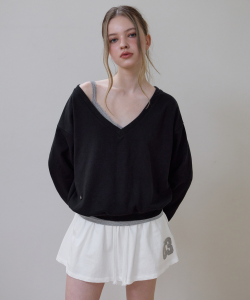 ROSEFRANTZ（ロゼフランツ）の「Deep V-neck Sweatshirt [Black]（スウェット・レディース・ブラック・OS）」の6枚目の写真