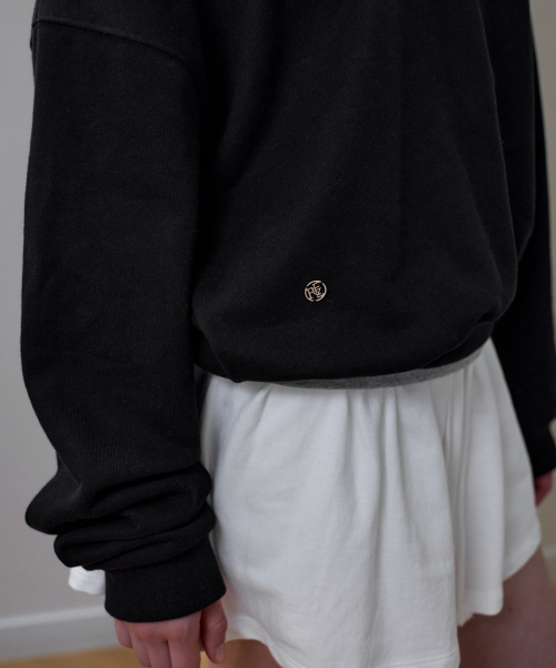 ROSEFRANTZ（ロゼフランツ）の「Deep V-neck Sweatshirt [Black]（スウェット・レディース・ブラック・OS）」の8枚目の写真