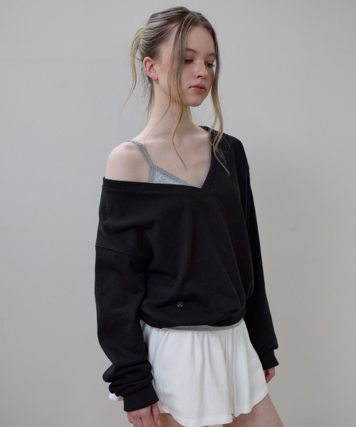 ROSEFRANTZ（ロゼフランツ）の「Deep V-neck Sweatshirt [Black]（スウェット・レディース・ブラック・OS）」の9枚目の写真