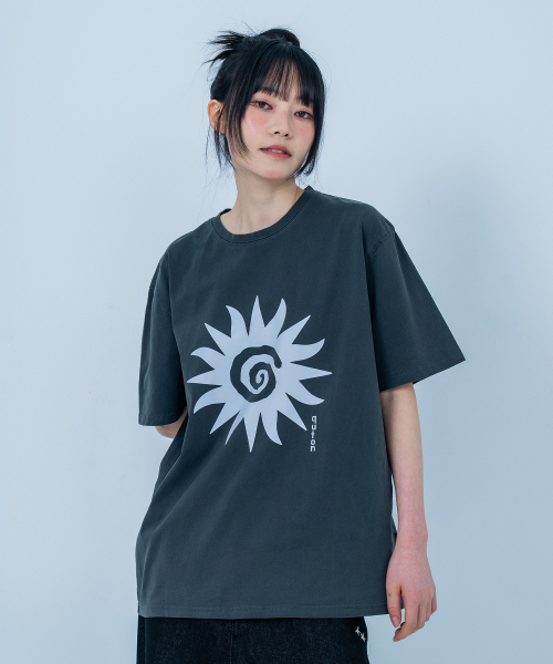 QUTON(ク―トン)の「イッサンピグメントオーバーサイズ半袖Tシャツ(Tシャツ/カットソー・レディース・ライトグレー/ブラック/チャコール・1/2)」の5枚目の写真