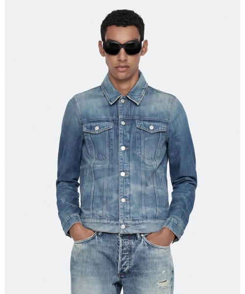 ALLSAINTS(オールセインツ)の「FITTED DENIM TRUCKER JACKET | FITTED デニム トラッカー ジャケット(デニムジャケット・メンズ・ライトインディゴブルー・L/S/M)」の1枚目の写真