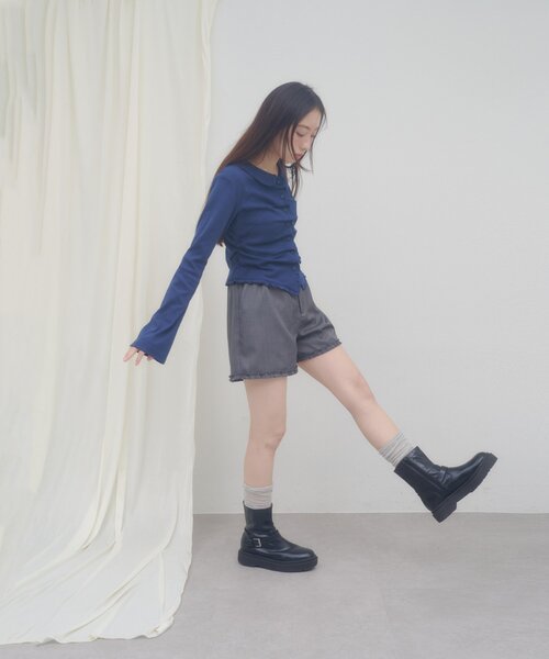 DISCOAT(ディスコート)の「【umm.】衿付きフリルドレープショートカーディガン(ニット/セーター・レディース・ネイビー/レモンイエロー/グレー・FREE)」の18枚目の写真