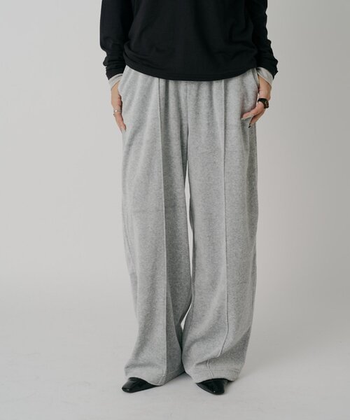 goocy(グーシー)の「【DISCUS】ベロアセンターピンタックパンツ(その他パンツ・レディース・グレー/ブラウン/ブラック・LARGE/MEDIUM)」の2枚目の写真