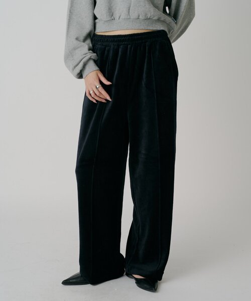 goocy(グーシー)の「【DISCUS】ベロアセンターピンタックパンツ(その他パンツ・レディース・グレー/ブラウン/ブラック・LARGE/MEDIUM)」の1枚目の写真