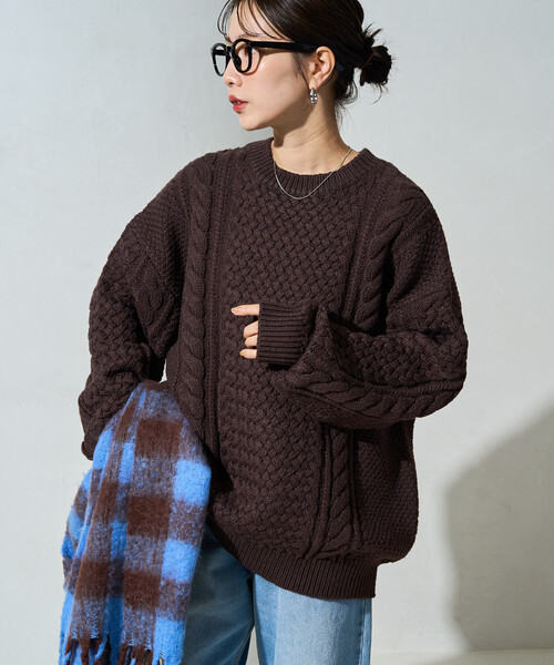 FREAK'S STORE(フリークスストア)の「限定展開 ビッグシルエット ケーブルニット プルオーバー(ニット/セーター・レディース・ブラウン/グレー/マスタード/ネイビー/ナチュラル・フリ-)」の6枚目の写真