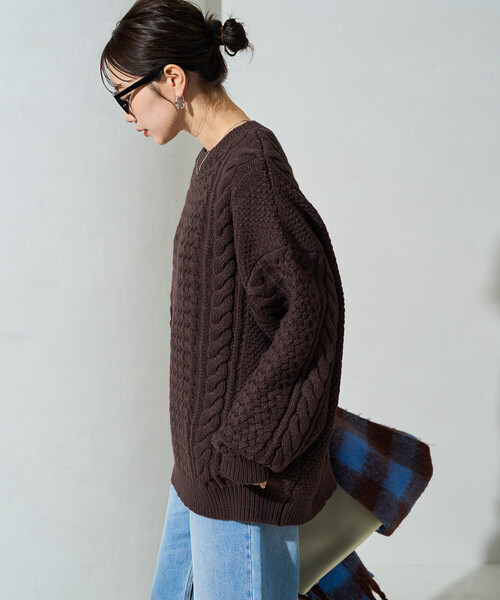 FREAK'S STORE(フリークスストア)の「限定展開 ビッグシルエット ケーブルニット プルオーバー(ニット/セーター・レディース・ブラウン/グレー/マスタード/ネイビー/ナチュラル・フリ-)」の10枚目の写真