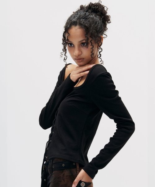 SETSETSET(セットセットセット)の「SQUARE NECK LACEUP T-SHIRT BLACK(Tシャツ/カットソー・レディース・その他・FREE)」の3枚目の写真
