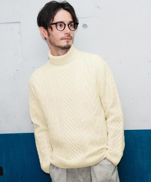green label relaxing（グリーンレーベルリラクシング）の「BC ◎HAMI/LAMB ARAN タートルネック ニット◆（ニット/セーター・メンズ・オフホワイト/ベージュ/ネイビー・MEDIUM/SMALL/X-LARGE/XX-LARGE/LARGE）」の2枚目の写真