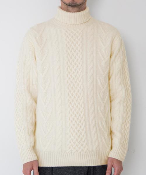 green label relaxing（グリーンレーベルリラクシング）の「BC ◎HAMI/LAMB ARAN タートルネック ニット◆（ニット/セーター・メンズ・オフホワイト/ベージュ/ネイビー・MEDIUM/SMALL/X-LARGE/XX-LARGE/LARGE）」の11枚目の写真