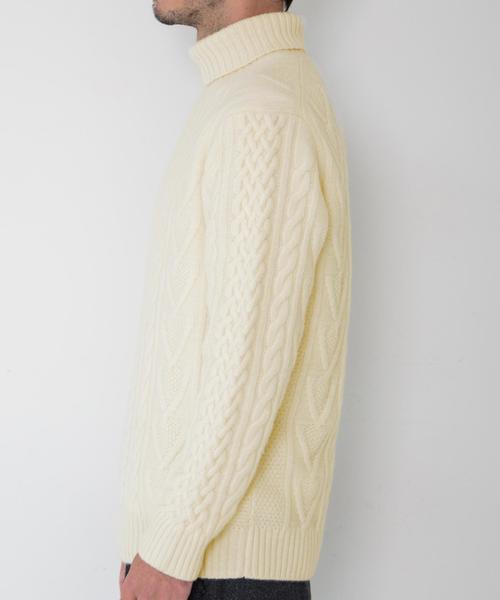 green label relaxing（グリーンレーベルリラクシング）の「BC ◎HAMI/LAMB ARAN タートルネック ニット◆（ニット/セーター・メンズ・オフホワイト/ベージュ/ネイビー・MEDIUM/SMALL/X-LARGE/XX-LARGE/LARGE）」の12枚目の写真