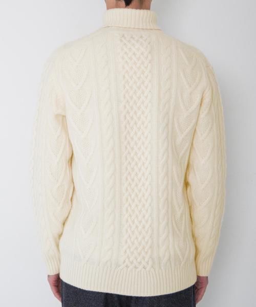 green label relaxing（グリーンレーベルリラクシング）の「BC ◎HAMI/LAMB ARAN タートルネック ニット◆（ニット/セーター・メンズ・オフホワイト/ベージュ/ネイビー・MEDIUM/SMALL/X-LARGE/XX-LARGE/LARGE）」の13枚目の写真