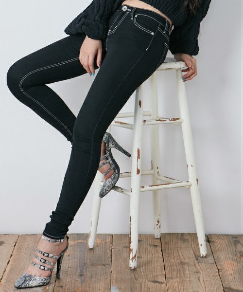 GYDA（ジェイダ）の「ワンウォッシュスキニ－デニムパンツ（デニムパンツ・レディース・ブラック/ライトブルー/インディゴブルー・X-SMALL/XX-SMALL/SMALL/MEDIUM）」の2枚目の写真