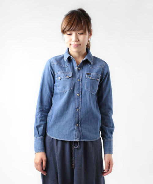 NANO universe(ナノユニバース)の「LEE/NU別注 ウェスタンシャツ(シャツ/ブラウス・レディース・ブルー・SMALL/MEDIUM)」の4枚目の写真