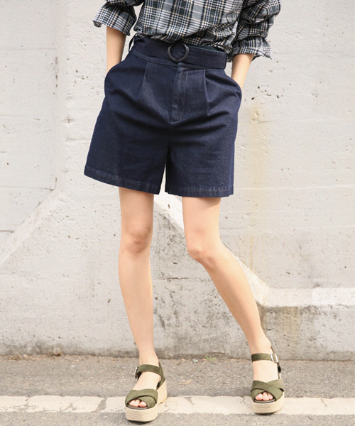 LOWRYS FARM(ローリーズファーム)の「ベルトツキハイウエストタックショートパンツ 786362 (その他パンツ・レディース・チェック/ネイビー/ベージュ/ブラック・MEDIUM/LARGE)」の3枚目の写真