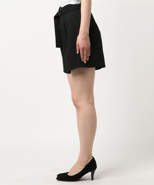 LOWRYS FARM(ローリーズファーム)の「ベルトツキハイウエストタックショートパンツ 786362 (その他パンツ・レディース・チェック/ネイビー/ベージュ/ブラック・MEDIUM/LARGE)」の6枚目の写真