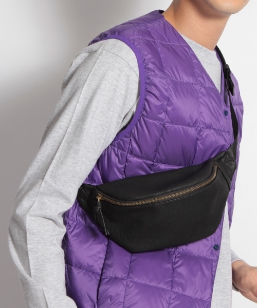 niko and...（ニコアンド）の「フェイクレザーウエストバッグ（ボディバッグ/ウエストポーチ・メンズ・ブラック/チャコールグレー/ベージュ/マスタード・FREE）」の21枚目の写真