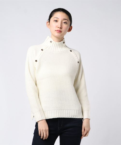 IGNIO(イグニオ)の「ボタンデザインハイネックニット(ニット/セーター・レディース・ブラック/オフホワイト/ブルー・M/L/LL/S)」の1枚目の写真