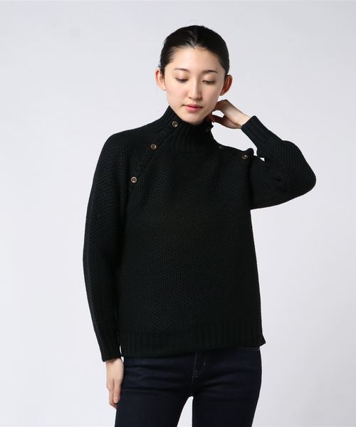 IGNIO(イグニオ)の「ボタンデザインハイネックニット(ニット/セーター・レディース・ブラック/オフホワイト/ブルー・M/L/LL/S)」の2枚目の写真