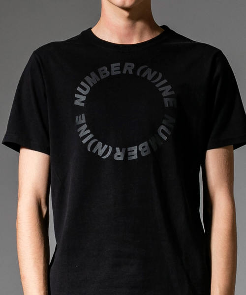 NUMBER (N)INE DENIM(ナンバーナインデニム)の「NUMBER (N)INE DENIM(ナンバーナインデニム)サークルロゴ半袖Tシャツ(Tシャツ/カットソー・メンズ・ホワイト/ブラック/ベージュ・SMALL/MEDIUM/LARGE/X-LARGE)」の8枚目の写真