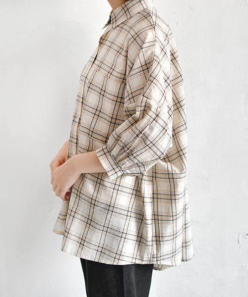 PairPair（ペアペア）の「袖ボリュームチェック柄シャツ（シャツ/ブラウス・レディース・ネイビー/アイボリー・FREE）」の9枚目の写真