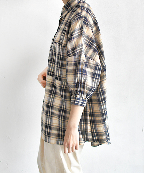 PairPair（ペアペア）の「袖ボリュームチェック柄シャツ（シャツ/ブラウス・レディース・ネイビー/アイボリー・FREE）」の10枚目の写真