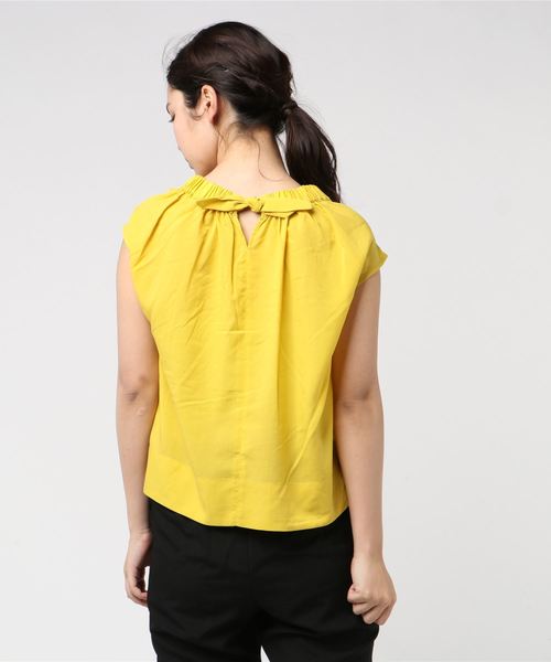 Te chichi（テチチ）の「TRCu後リボンゴムギャザー衿ブラウス（シャツ/ブラウス・レディース・ベージュ/ネイビー/オフホワイト/イエロー・ﾌﾘ-）」の6枚目の写真