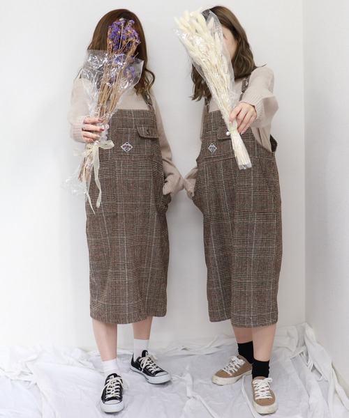 PairPair（ペアペア）の「ワッペン付きチェックジャンスカ（ジャンパースカート・レディース・アイボリー/ブラウン系その他・FREE）」の3枚目の写真